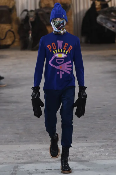 Look 9